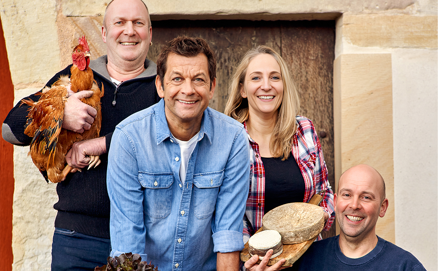 Portraits de Laurent Mariotte et agriculteurs avec des produits frais
